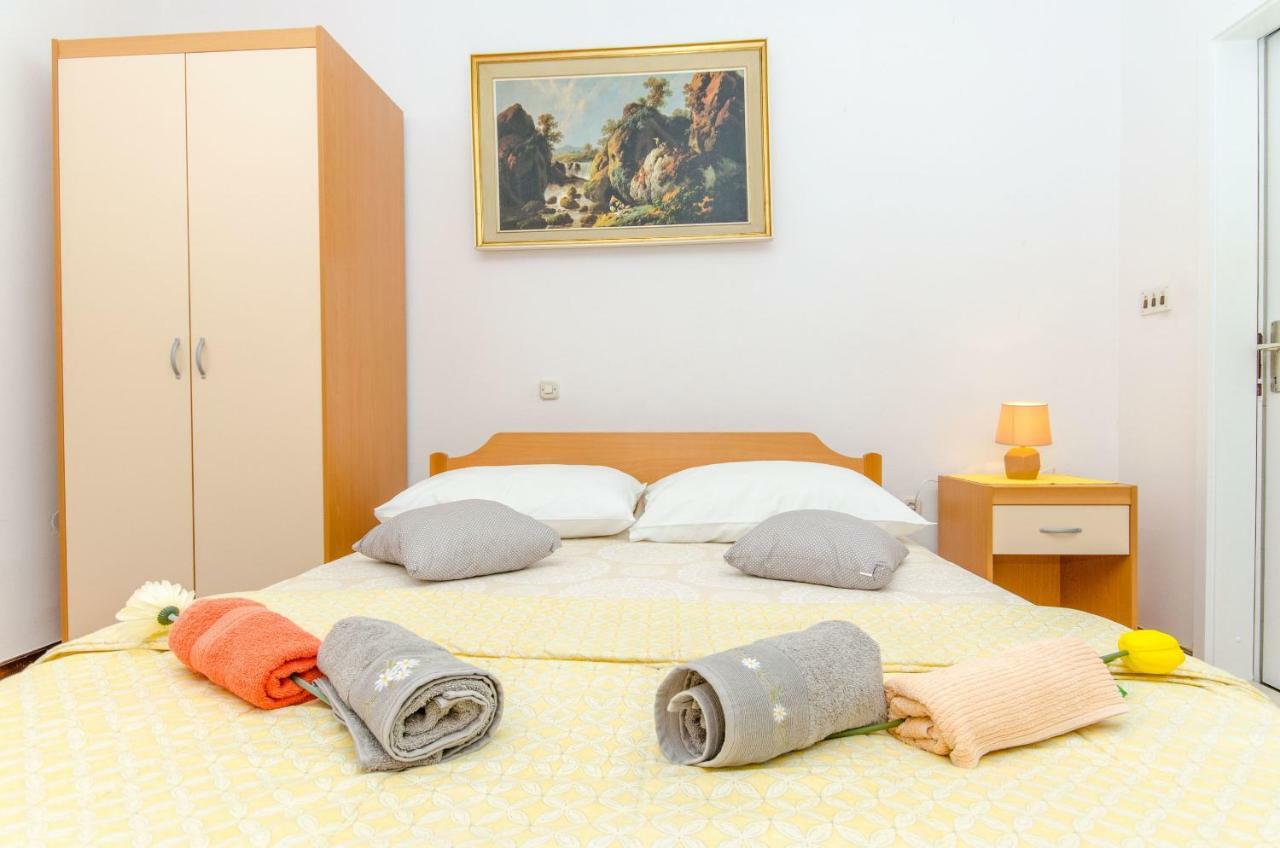 Apartments And Room Sun & Sea Podgora Kültér fotó