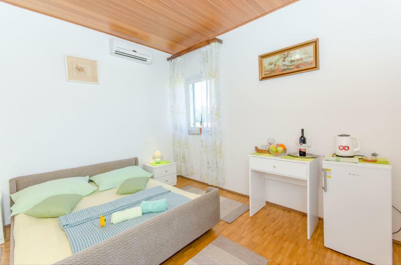 Apartments And Room Sun & Sea Podgora Kültér fotó
